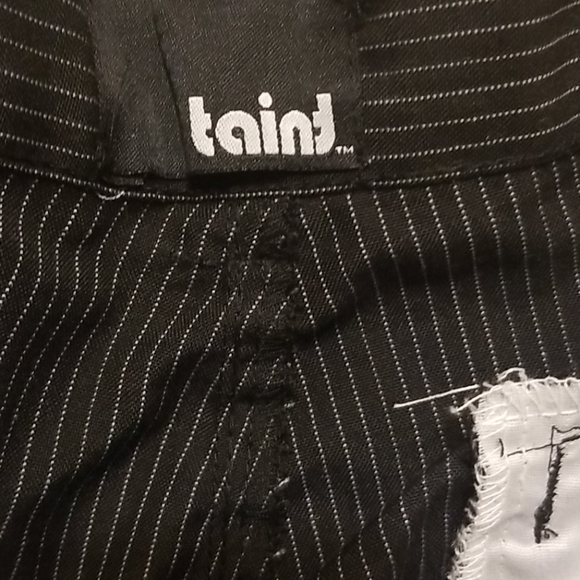 Taint Denim Black Stripped Shorts - Picture 4 of 7